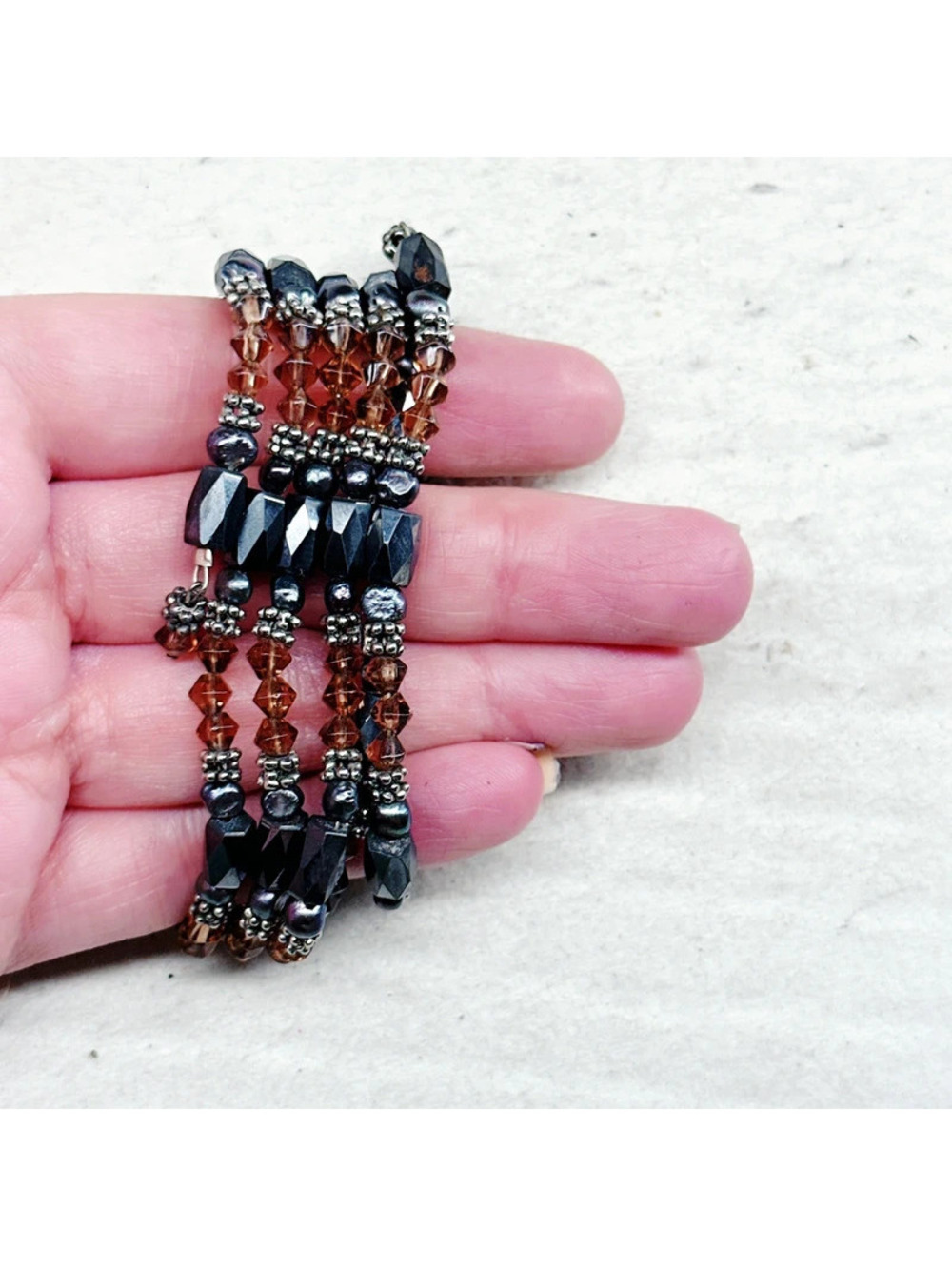 5358mc. Brown Glass Magnet Bracelet